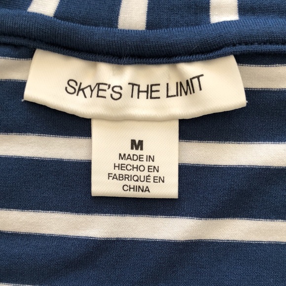 EUC-🌌 Skye’s The Limit Striped Top - Picture 6 of 7